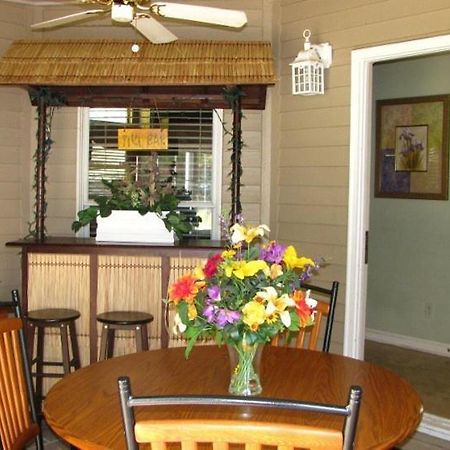 Spruce Hill Inn & Cottages Мансфийлд Стая снимка