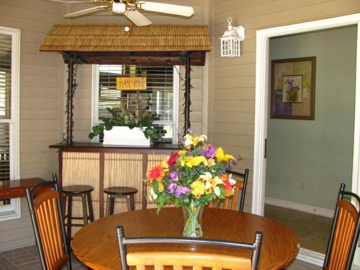 Spruce Hill Inn & Cottages Мансфийлд Стая снимка