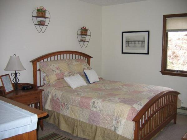 Spruce Hill Inn & Cottages Мансфийлд Стая снимка