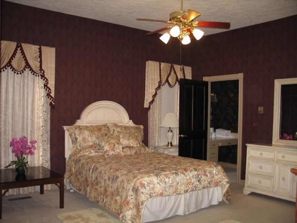 Spruce Hill Inn & Cottages Мансфийлд Стая снимка