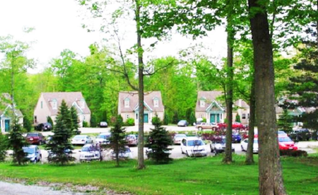 Spruce Hill Inn & Cottages Мансфийлд Стая снимка