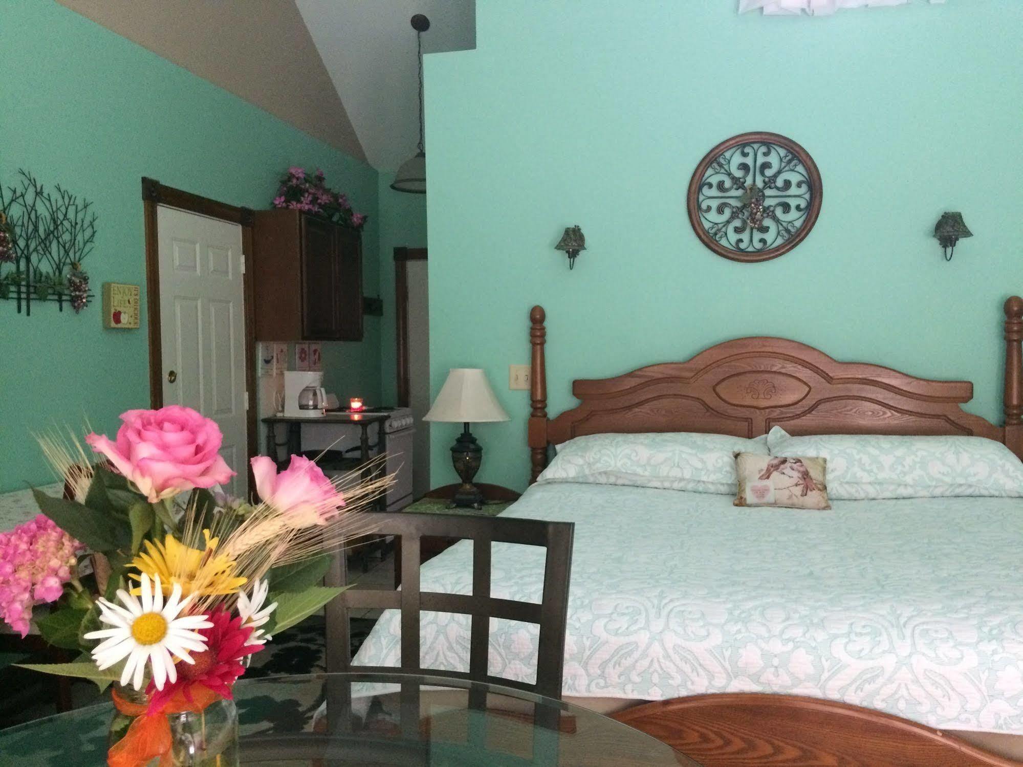 Spruce Hill Inn & Cottages Мансфийлд Екстериор снимка
